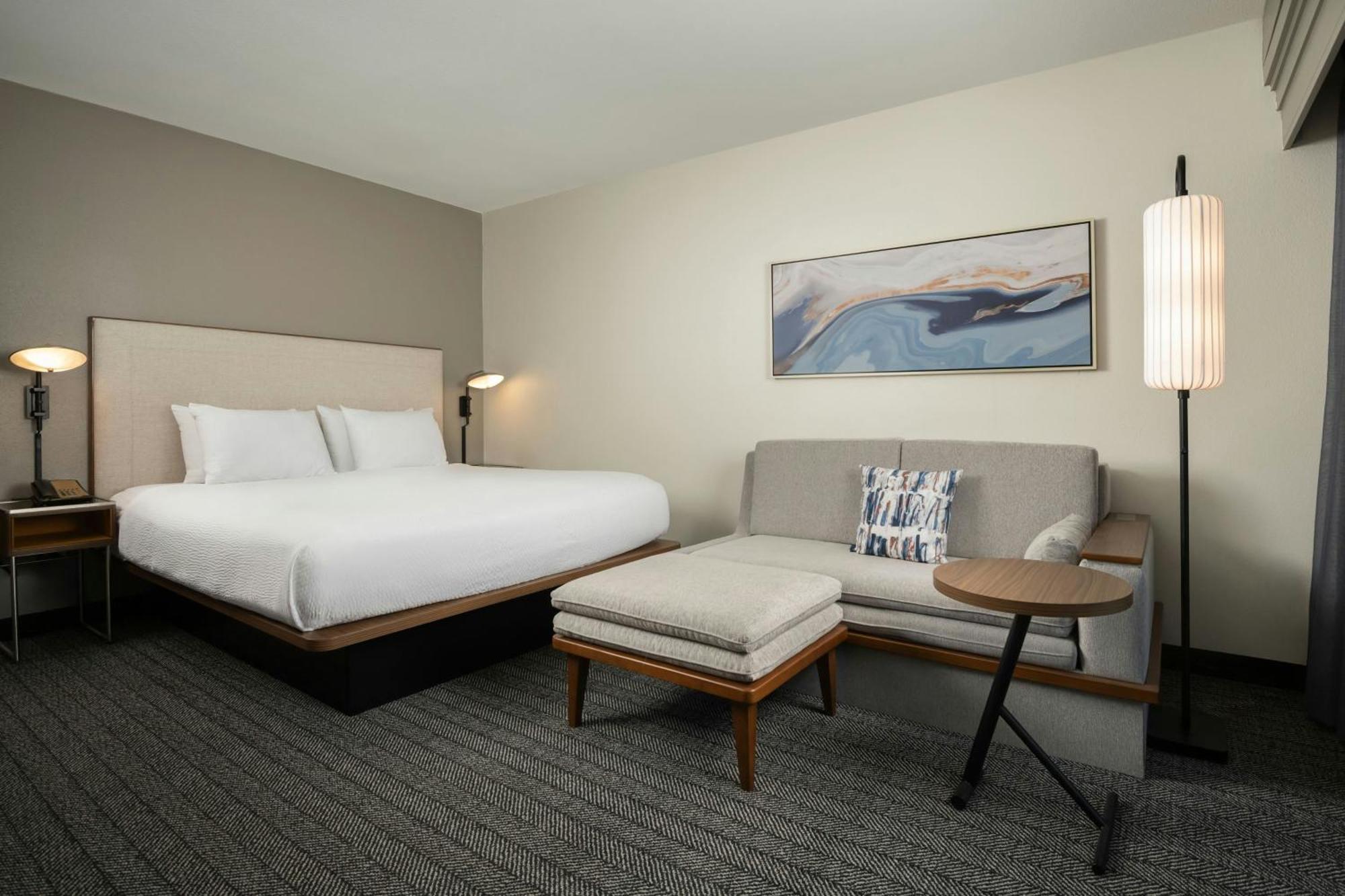 King Room River View Sofa Bed,1772908936:JPEG